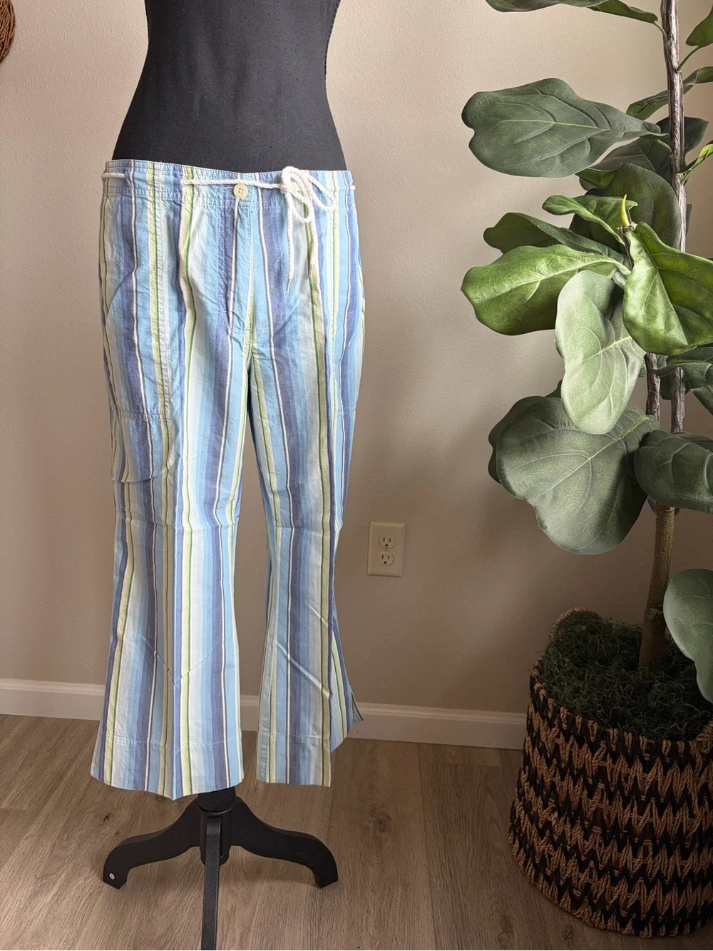 Tommy Hilfiger Light Blue & Multi-Stripe Drawstring Capris - Picture 1 of 3